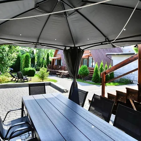 Holiday Villa, Βίλα