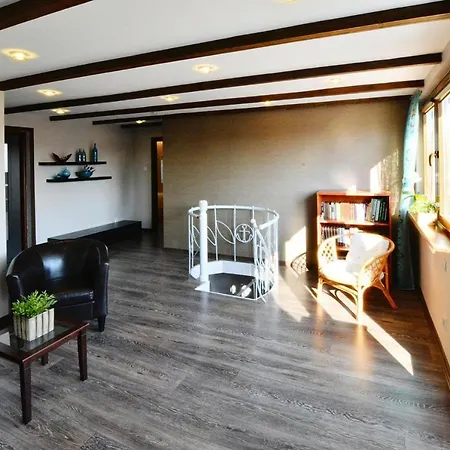 Villa Holiday Villa, *